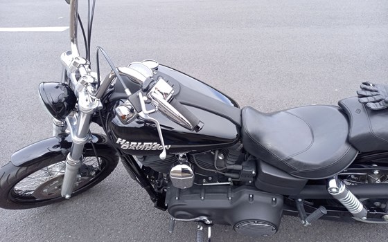 Gebrauchtmotorrad Harley-Davidson Dyna Street Bob FXDB - Bild 2