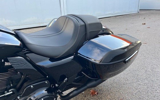 Gebrauchtmotorrad Harley-Davidson Road Glide FLTRX - Bild 11