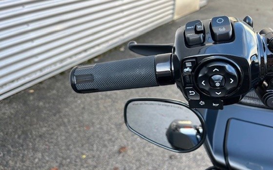 Gebrauchtmotorrad Harley-Davidson Road Glide FLTRX - Bild 13