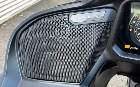 Gebrauchtmotorrad Harley-Davidson Road Glide FLTRX - Bild 14