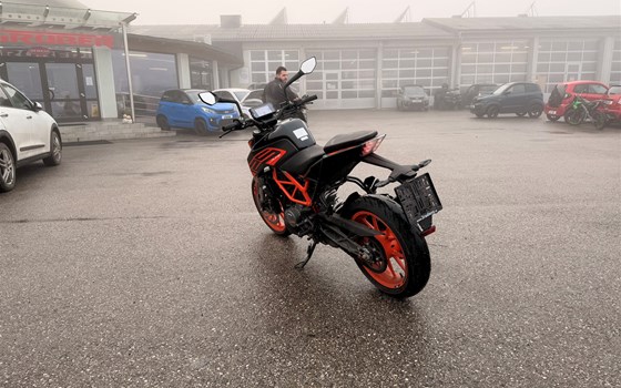 Gebrauchtmotorrad KTM 125 Duke - Bild 4
