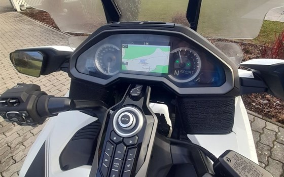 Gebrauchtmotorrad Honda GL 1800 Goldwing DCT - Bild 2