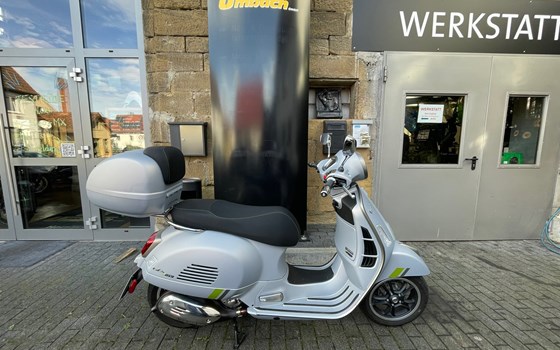 Gebrauchtmotorrad Vespa GTS 300 Super Tech - Bild 2
