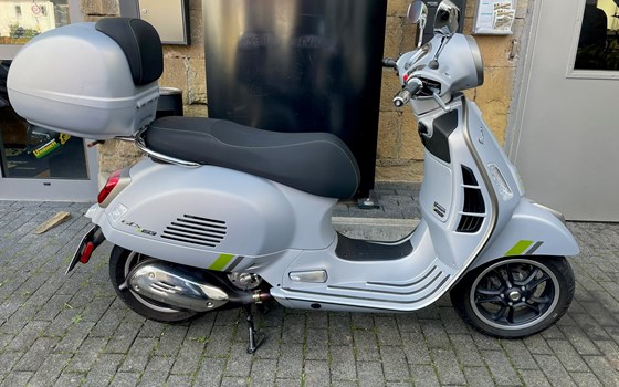 Gebrauchtmotorrad Vespa GTS 300 Super Tech - Bild 3