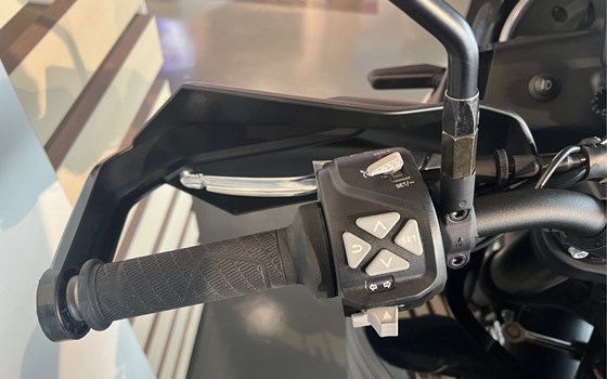 Gebrauchtmotorrad Husqvarna Norden 901 - Bild 10