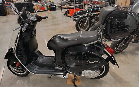 Gebrauchtmotorrad Vespa GTS 125 ie Super - Bild 1