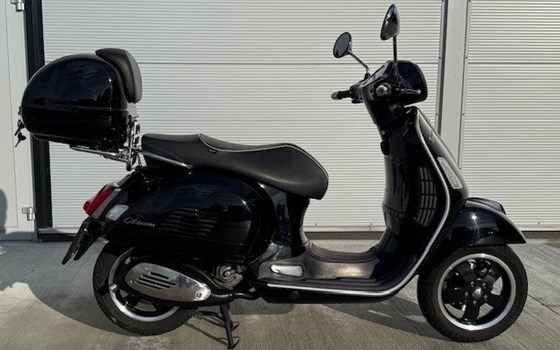 Gebrauchtmotorrad Vespa GTS 125 ie Super - Bild 1