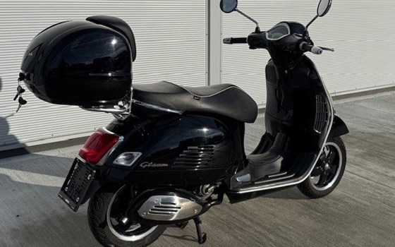 Gebrauchtmotorrad Vespa GTS 125 ie Super - Bild 2