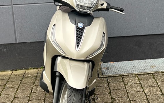 Gebrauchtmotorrad Piaggio Beverly 400 hpe - Bild 3