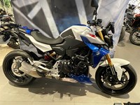 BMW F 900 R