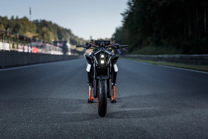 KTM 990 Duke R (orange) - Bild 9