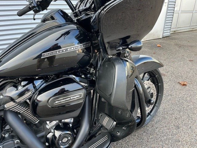 Harley-Davidson Touring Road Glide Special FLTRXS (Vivid Black) - Bild 3