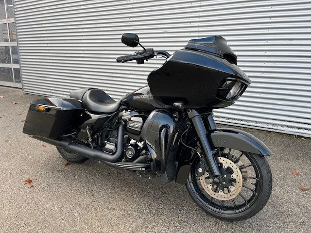 Harley-Davidson Touring Road Glide Special FLTRXS (Vivid Black) - Bild 4