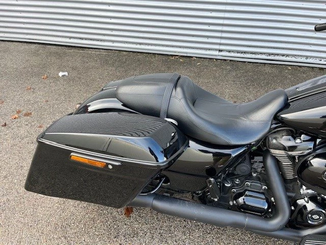Harley-Davidson Touring Road Glide Special FLTRXS (Vivid Black) - Bild 6