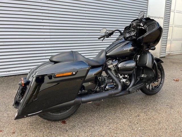 Harley-Davidson Touring Road Glide Special FLTRXS (Vivid Black) - Bild 7