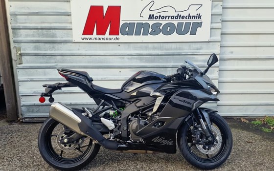 Neufahrzeug Kawasaki Ninja ZX-4RR - Bild 1