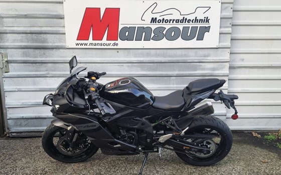 Neufahrzeug Kawasaki Ninja ZX-4RR - Bild 3