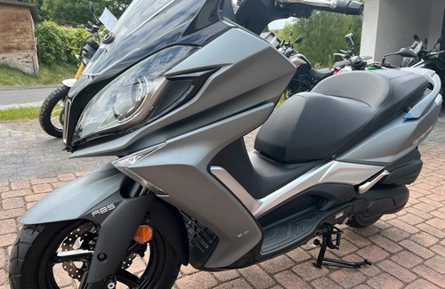 Neumotorrad Kymco New Downtown 125i ABS