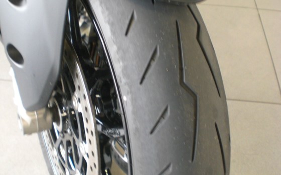 Gebrauchtmotorrad Ducati Streetfighter V2 S - Bild 9