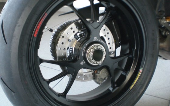 Gebrauchtmotorrad Ducati Streetfighter V4 S - Bild 21