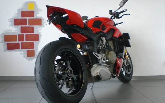 Gebrauchtmotorrad Ducati Streetfighter V4 S - Bild 3