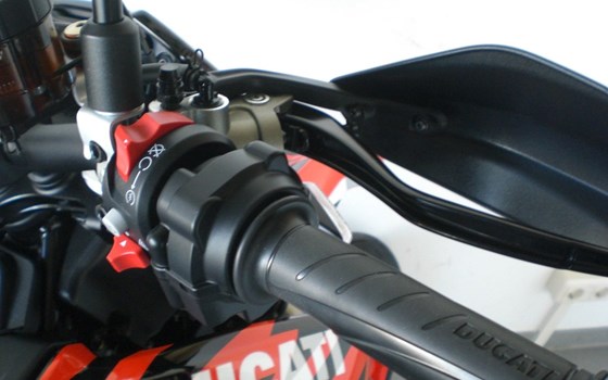 Gebrauchtmotorrad Ducati Hypermotard 698 Mono RVE - Bild 13