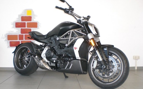 Gebrauchtmotorrad Ducati Diavel Carbon - Bild 2