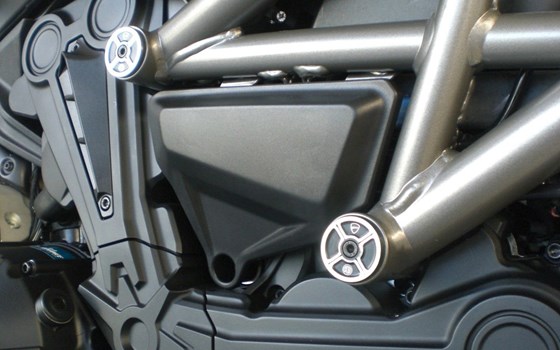 Gebrauchtmotorrad Ducati Diavel Carbon - Bild 7