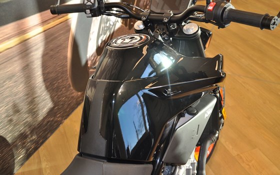 Gebrauchtmotorrad KTM 790 Duke L - Bild 16