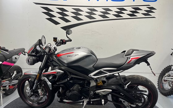 Gebrauchtmotorrad Triumph Street Triple RS - Bild 4