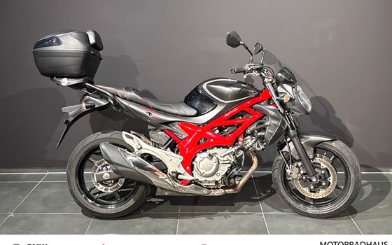 Gebrauchtmotorrad Suzuki SFV 650 Gladius - Bild 1