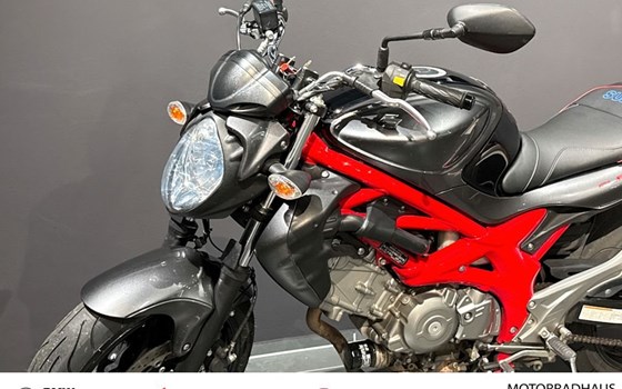 Gebrauchtmotorrad Suzuki SFV 650 Gladius - Bild 11