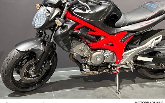 Gebrauchtmotorrad Suzuki SFV 650 Gladius - Bild 13