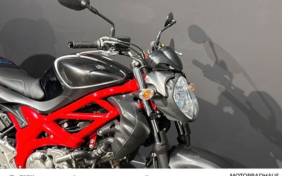 Gebrauchtmotorrad Suzuki SFV 650 Gladius - Bild 2
