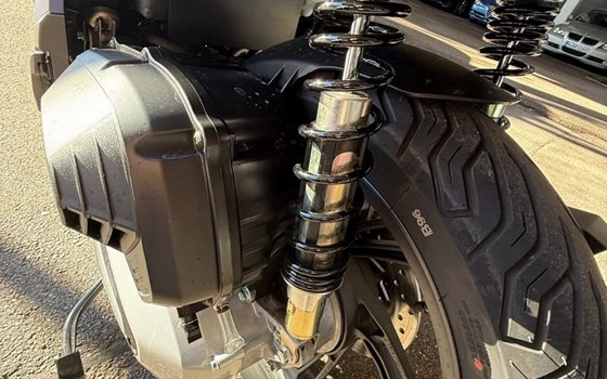 Gebrauchtmotorrad Honda SH125i - Bild 6