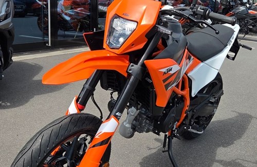 Neumotorrad KTM 125 SMC R