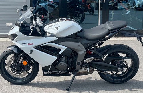 Neumotorrad Triumph Daytona 660