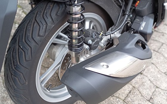 Gebrauchtmotorrad Honda SH125i - Bild 10