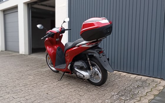 Gebrauchtmotorrad Honda SH125i - Bild 3