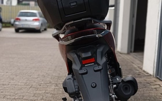 Gebrauchtmotorrad Honda SH125i - Bild 4