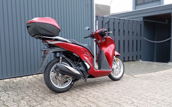 Gebrauchtmotorrad Honda SH125i - Bild 7
