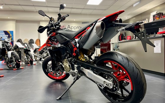 Gebrauchtmotorrad Ducati Hypermotard 698 Mono RVE - Bild 4