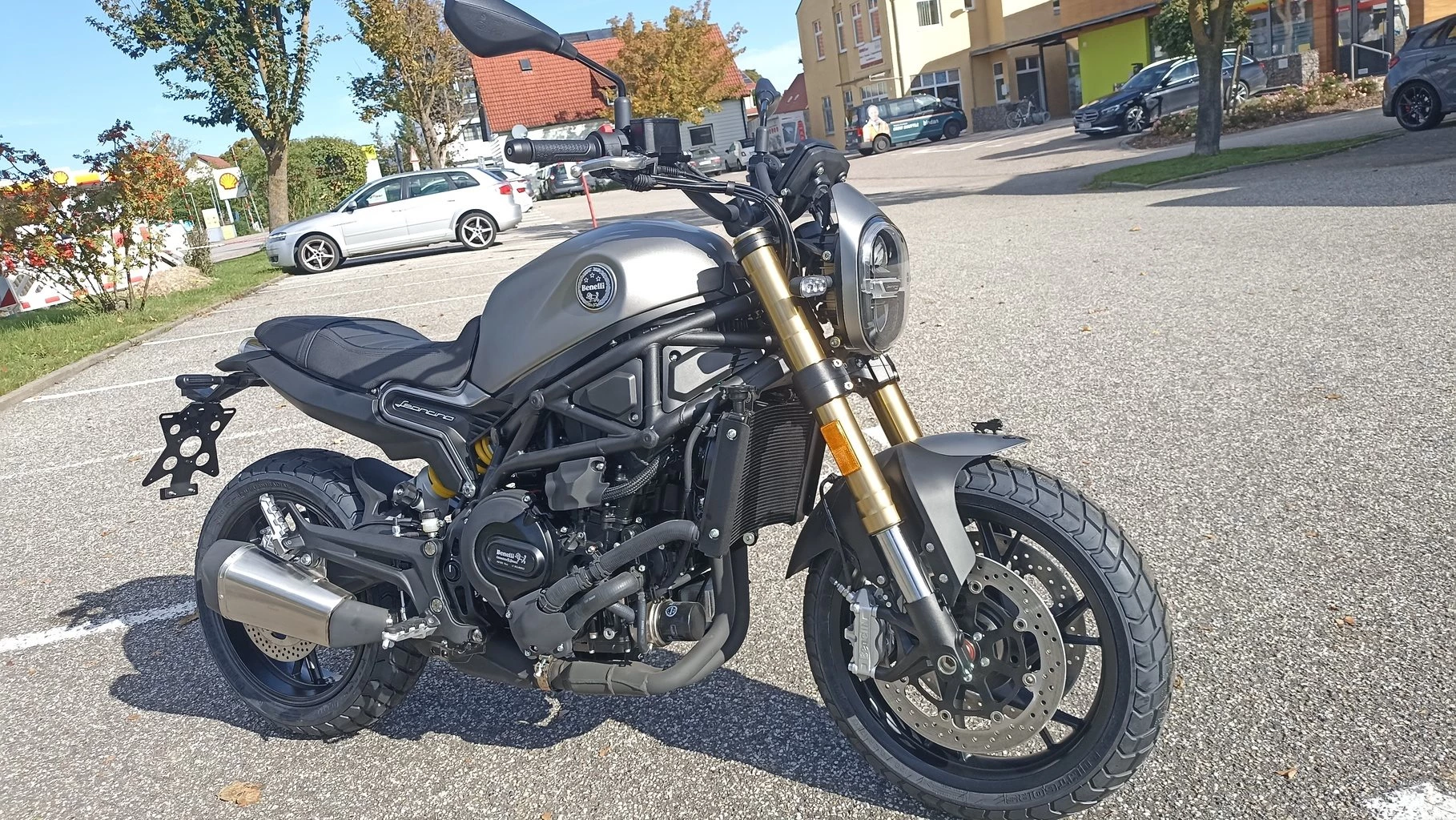 Benelli Leoncino 800 