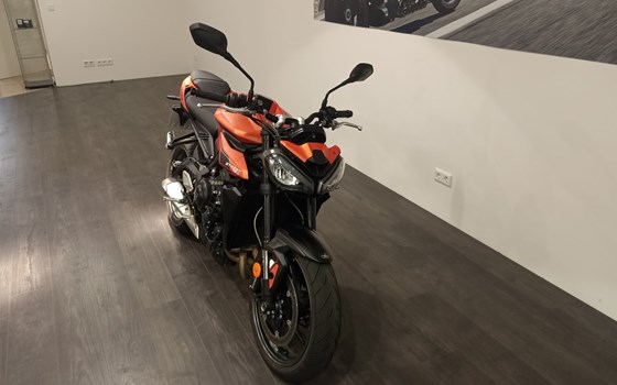 Gebrauchtmotorrad Triumph Street Triple S A2 - Bild 1