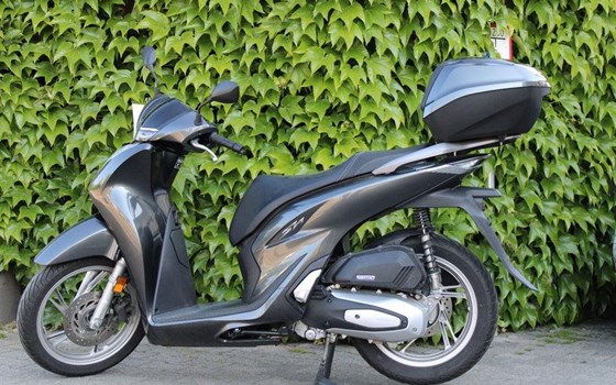 Gebrauchtmotorrad Honda SH125 - Bild 1