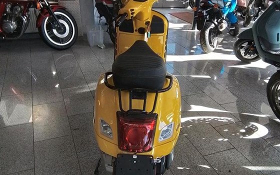 Neufahrzeug Vespa GTS 300 Super - Bild 4
