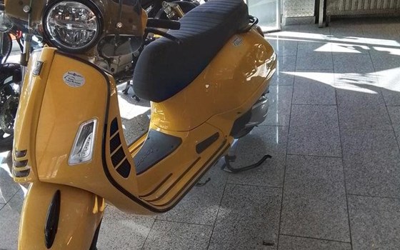 Gebrauchtmotorrad Vespa GTS 300 Super - Bild 6