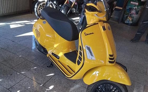 Gebrauchtmotorrad Vespa GTS 300 Super - Bild 7
