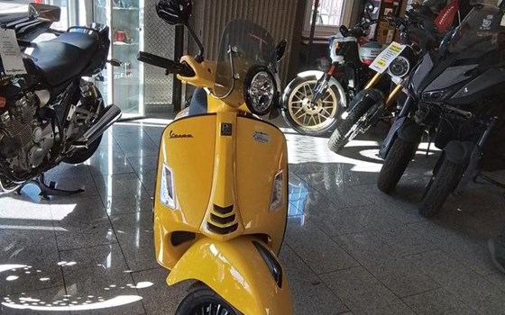 Neufahrzeug Vespa GTS 300 Super - Bild 8