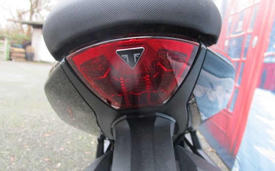 Gebrauchtmotorrad Triumph Daytona 660 - Bild 5